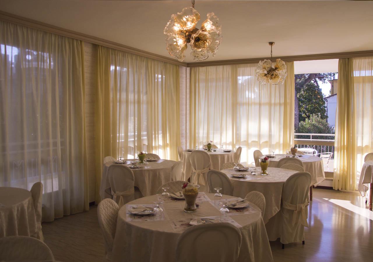 Hotel Fucsia Riccione Exterior foto